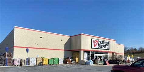 Tractor supply lebanon mo - Choose Options. Compare. Hoover's Hatchery Live ISA Brown and Assorted Color Egg Layer Chickens, 10 ct. SKU: 147491799. 4.2 (384) $68.99. 